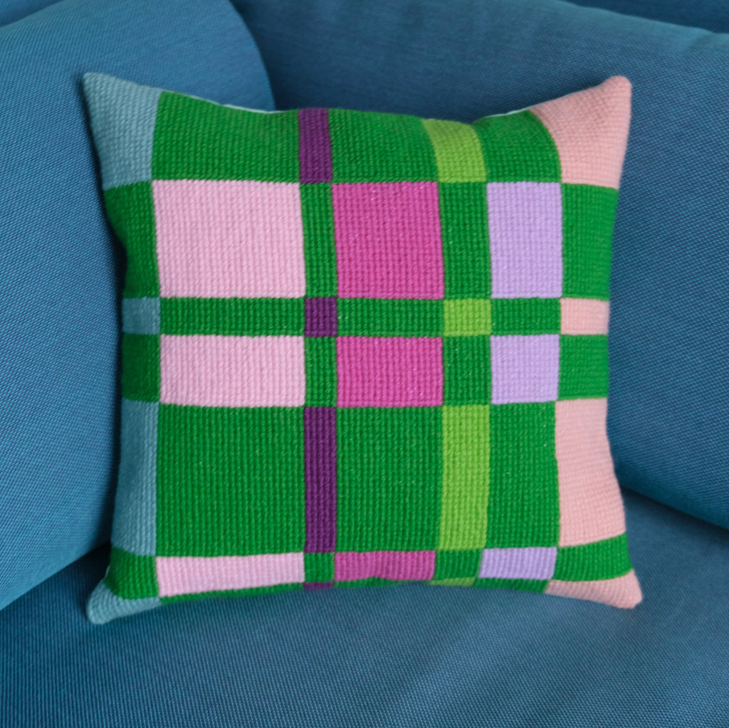 Oppskrift på CITY-pute i korsstingbroderi, 40 x 40 cm, GREEN